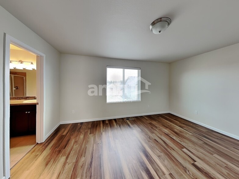 Building Photo - 9128 NE 167th Ct