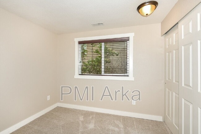 Building Photo - 320 166th Pl SE