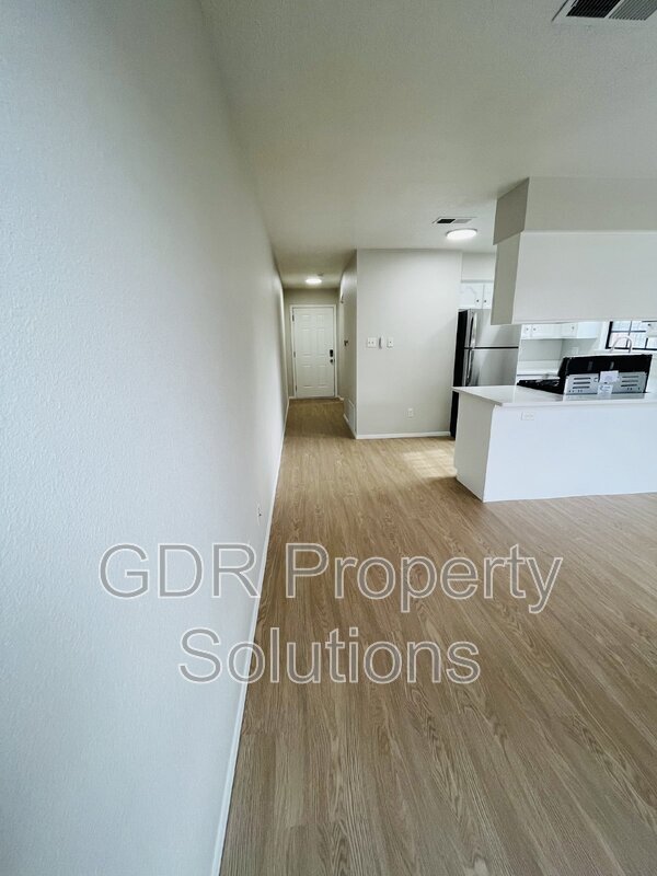 Building Photo - 1116 Coal Ave SW