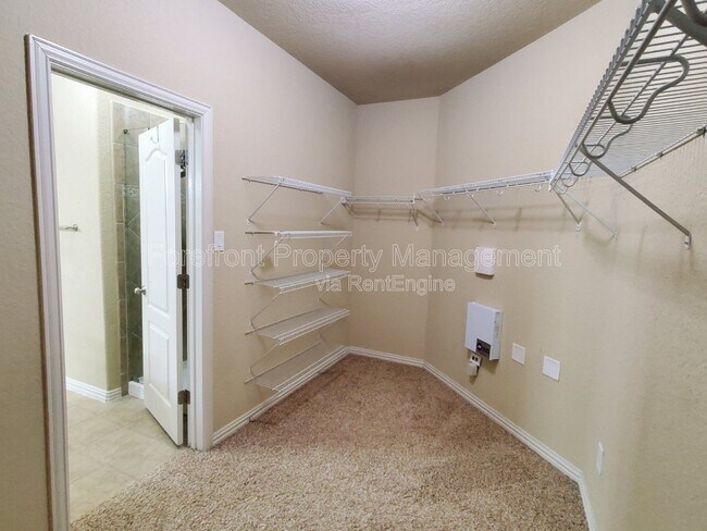 Building Photo - 11927 Jasmine Way