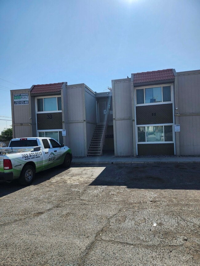 Building Photo - 33 Gold Bar Ct