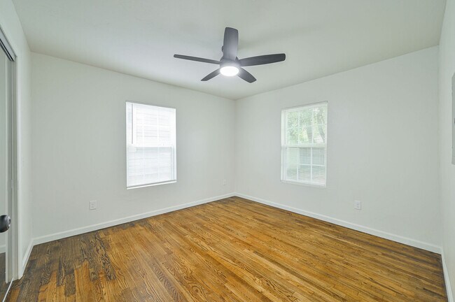 Building Photo - 1524 NW 45th St