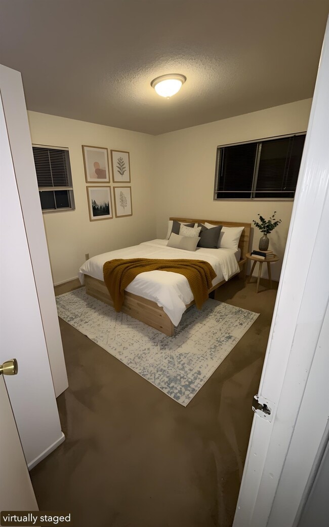 Building Photo - 902 F St