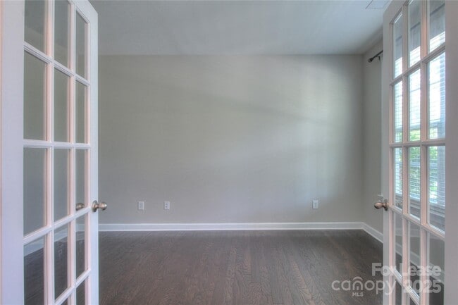 Building Photo - 3013 Hamilton Mill Dr