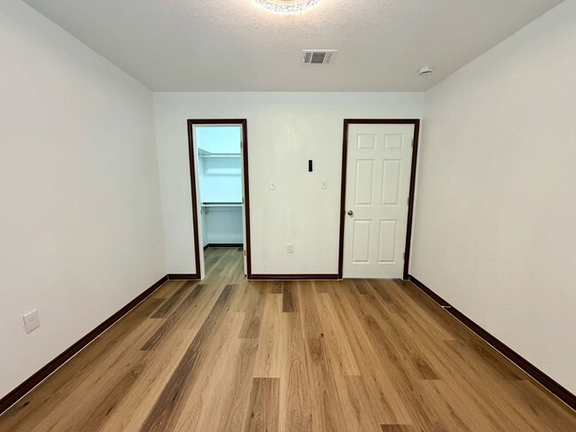 Building Photo - 10715 Carvel Ln