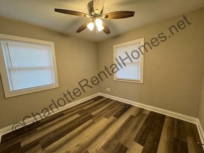 Building Photo - Nice updated ranch home