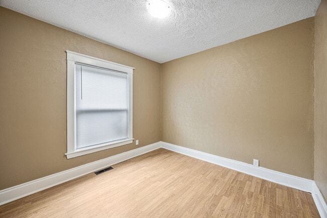 Building Photo - 744 Diamond Ave