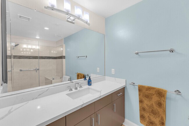 Building Photo - 3657 Quiet Side St