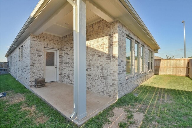 Building Photo - 42533 Summer Crst Rd