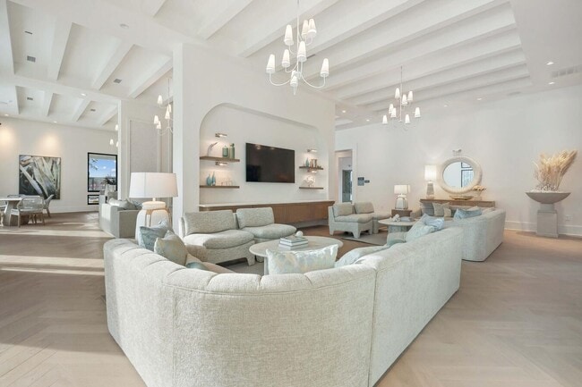 Building Photo - 331 Pickwick Dr