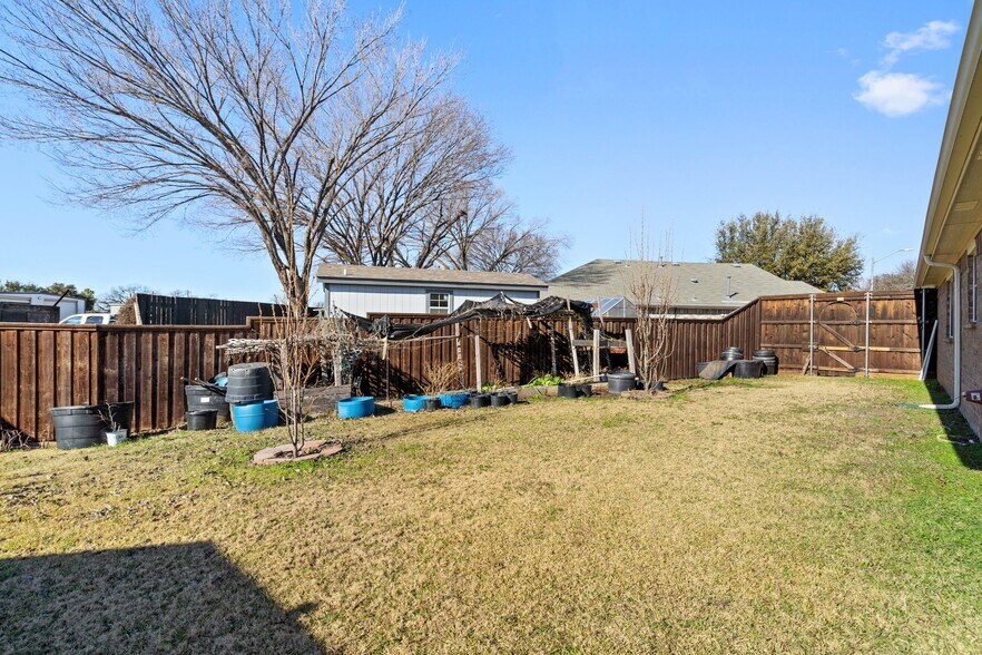 Building Photo - 107 Loda Ct