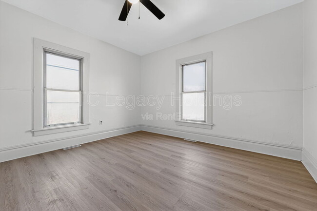 Building Photo - 1627 W Pike St