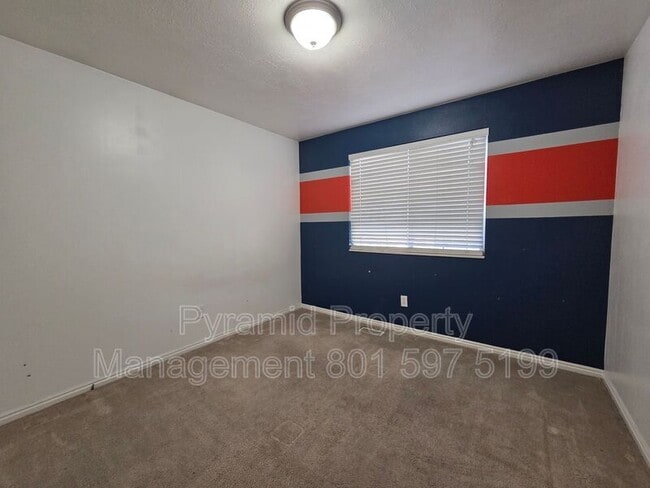 Building Photo - 2056 S 1600 W