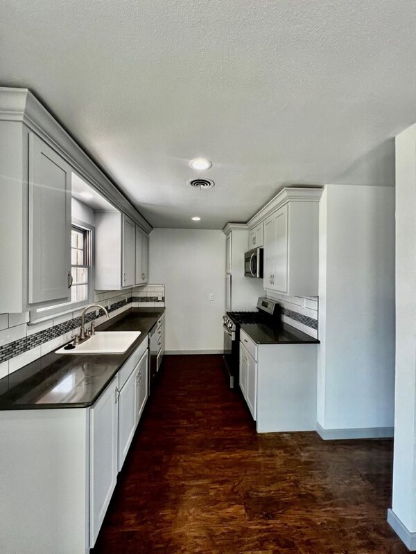 Building Photo - 5403 13th St