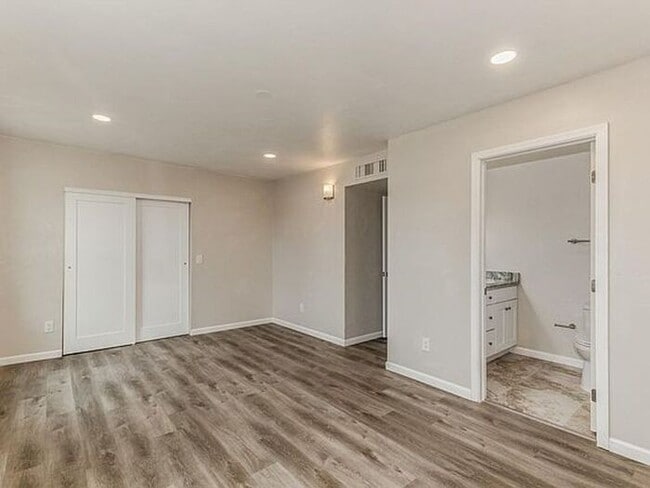 Building Photo - 4BR w/ Pool + Covered Patio in Tucson 85704