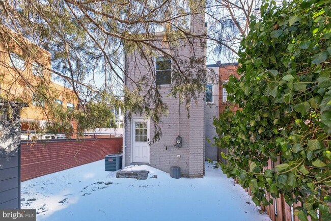 Building Photo - 124 Baggett Pl