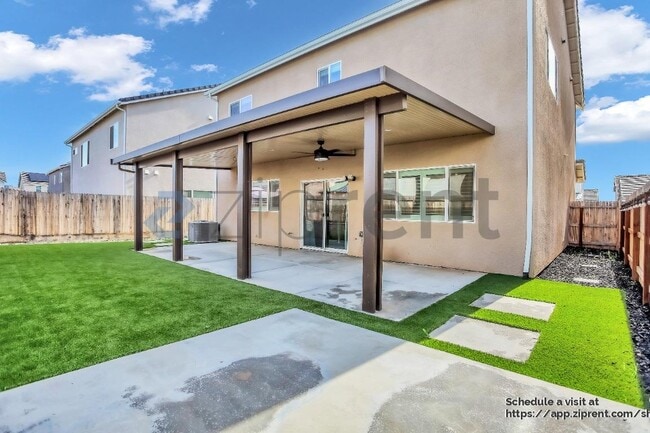 Building Photo - 823 Blue Oak Lane W