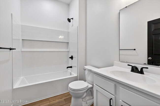 Building Photo - 508 Lilly Ave