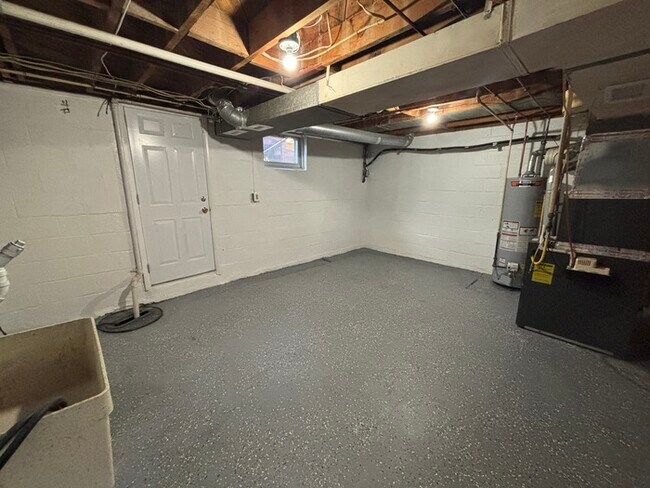 Building Photo - 3 bedrooms in 21239