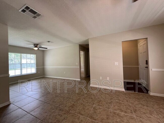 Building Photo - 360 Vincent Dr