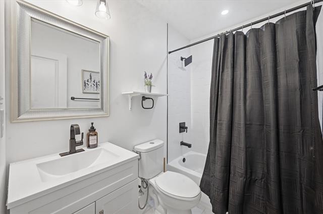 Building Photo - 303 Brodie St