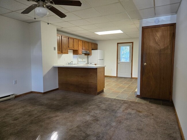 Building Photo - Spacious two-bedroom townhome in Stockerto...