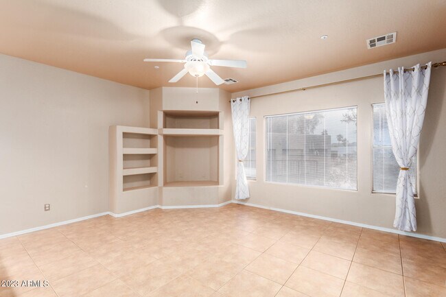 Building Photo - 16734 E La Montana Dr