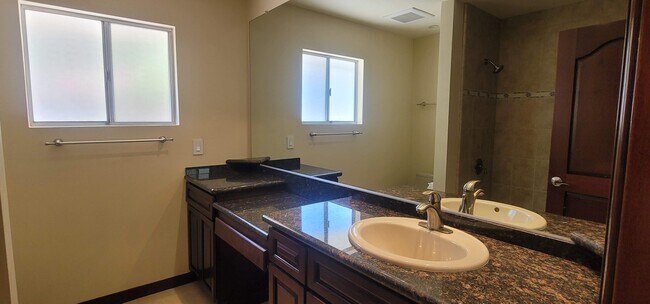 Building Photo - 79860 Fiesta Dr