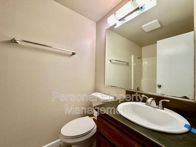 Building Photo - 14208 NE 85th St