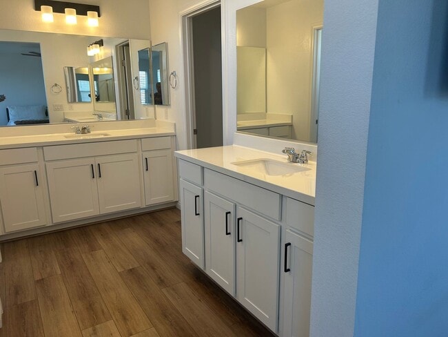 Building Photo - Beautiful 2 story home in Skye Canyon