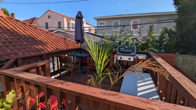 Building Photo - 28 E Walnut St