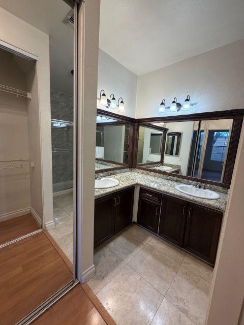 Building Photo - 10921 Sabre Hill Dr