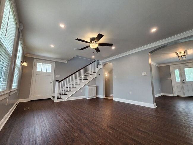 Building Photo - 2 Bedroom || 1 Bathroom House - Newly Reno...