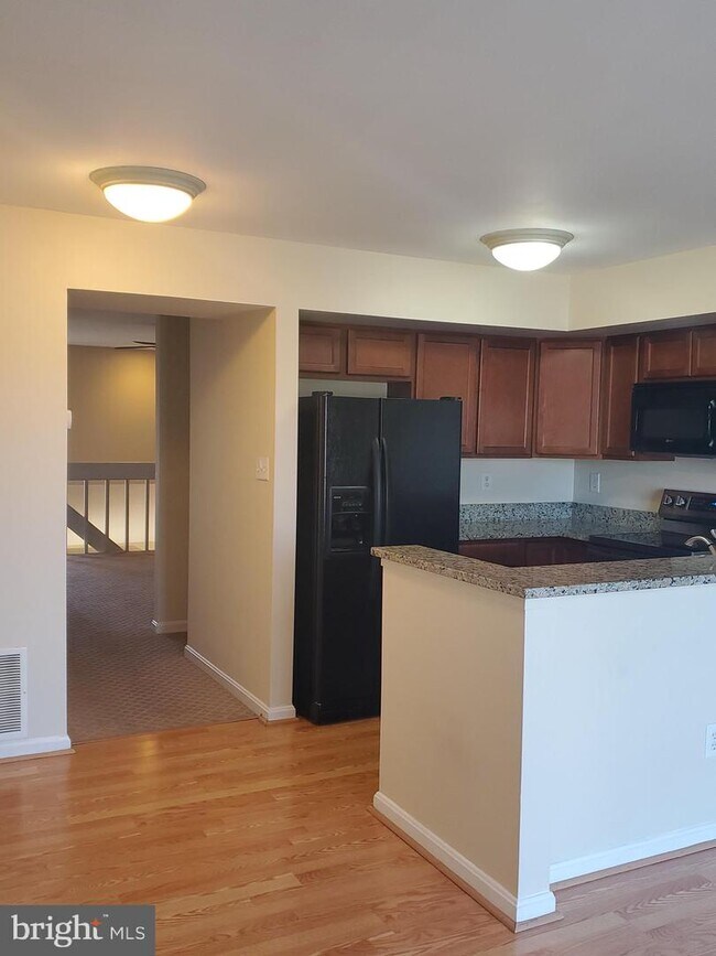 Building Photo - 5 Queen Victoria Way