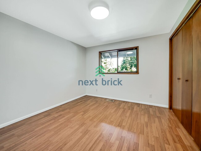Building Photo - 4 Bed 2.5 Bath Single-Family House at the ...
