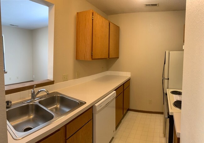 Building Photo - 950 Monterey Way