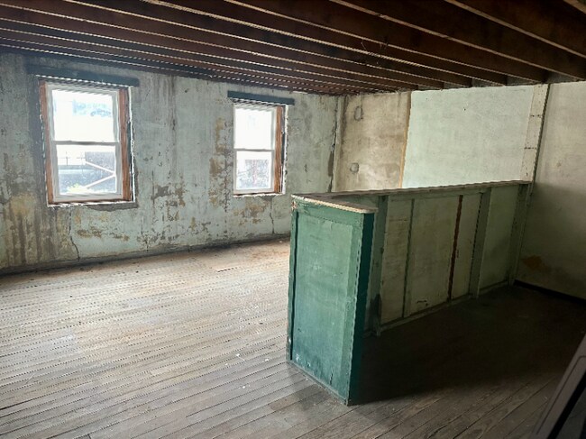 Building Photo - 146 S Nicholas St