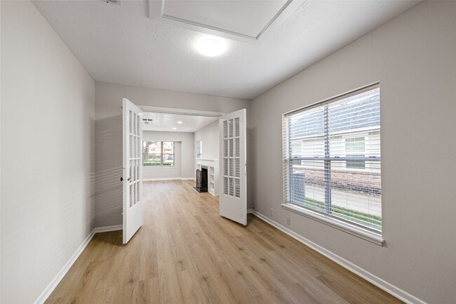 Building Photo - 2501 Dorrington St