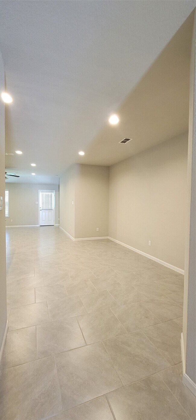 Building Photo - 1327 Wheatland Terrace Ln