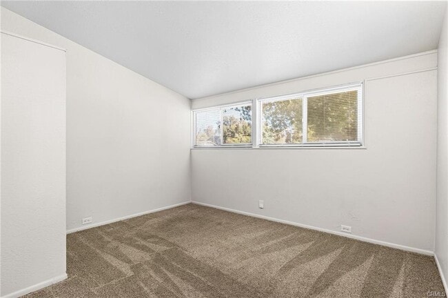 Building Photo - 599 East Ave