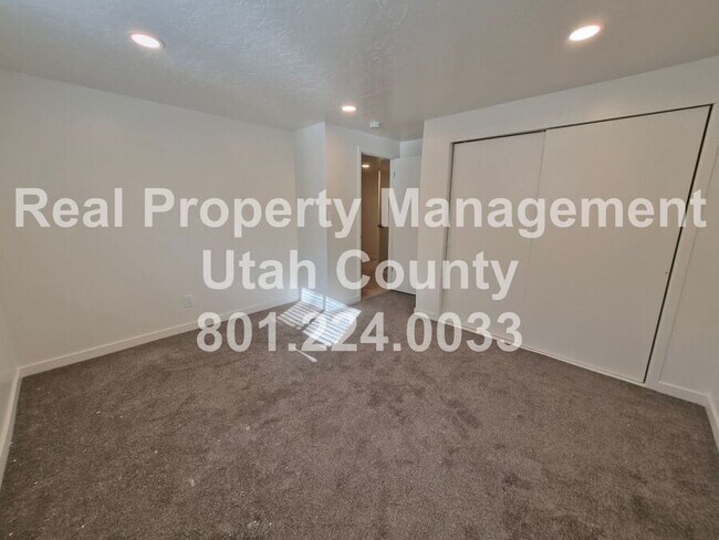 Building Photo - 1146 W 100 N