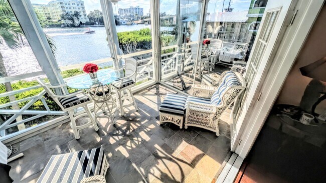 Building Photo - SEASONAL 2/2 coastal-inspired luxury condo with bay view, and boat slip