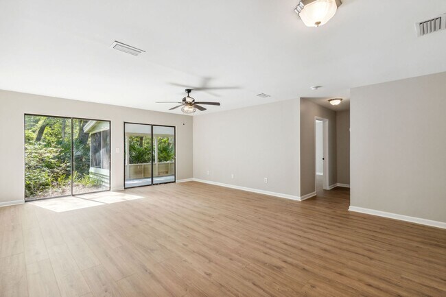 Building Photo - Mariners Walk - Easy walk to the beach