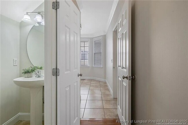 Building Photo - 177 Lamplighter Way