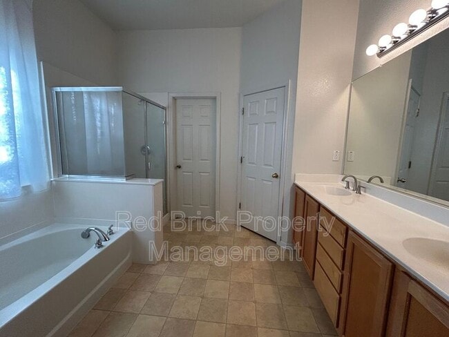 Building Photo - 4450 Mullin Ct