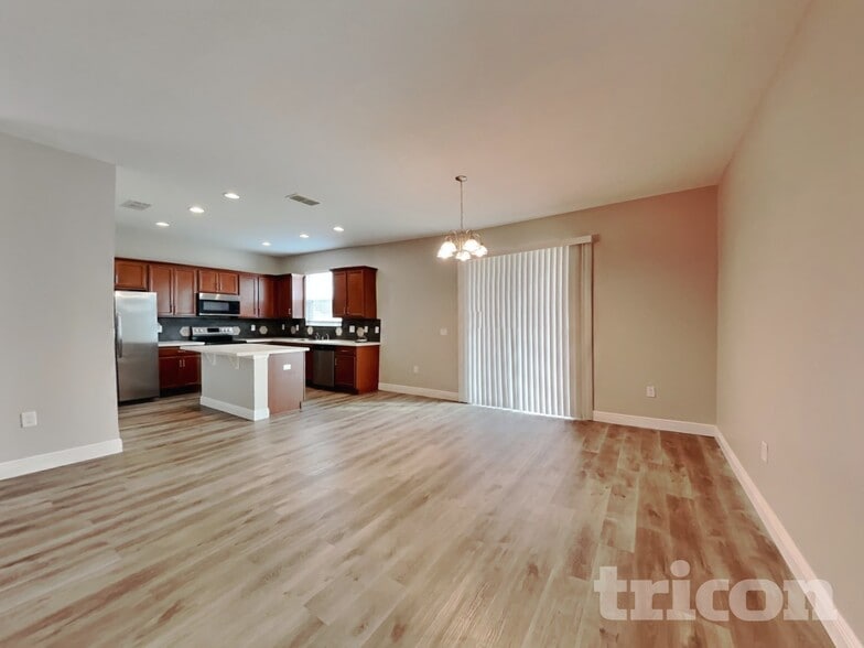 Building Photo - 7105 Feather Wood Dr