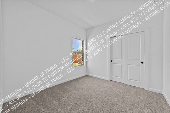 Building Photo - 2229 Maple Ridge Dr