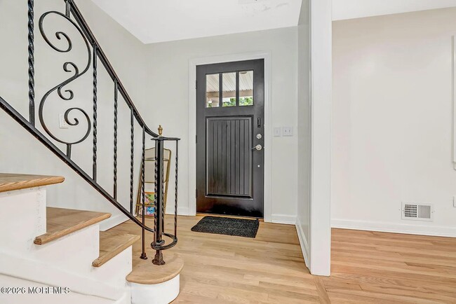 Building Photo - 240 Alpern Ave