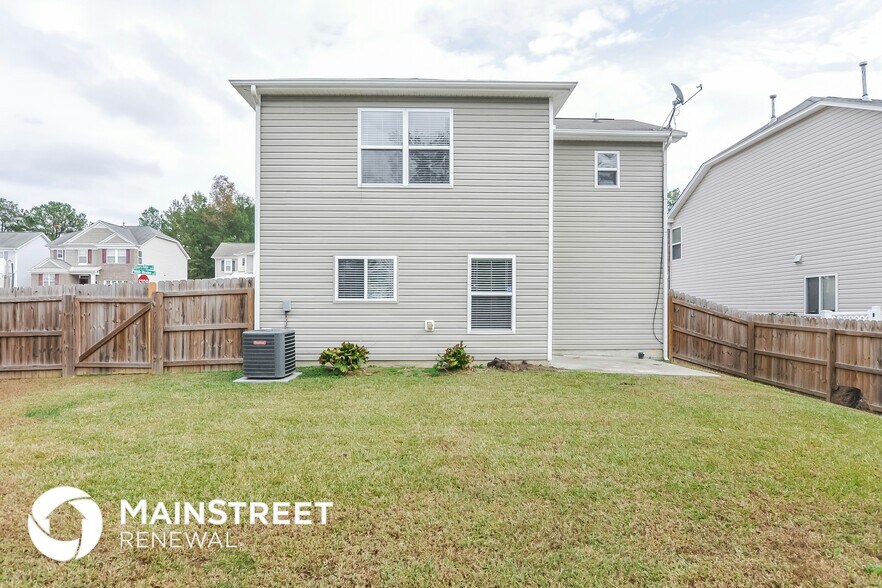 Building Photo - 2423 Quarry Ridge Ln