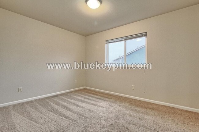 Building Photo - Unique 4 Bed, 2.5 Bath Home Near Burnt Bridge Creek Path